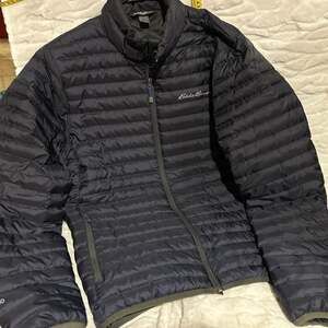 Eddie Bauer Microlight 650 Down Fill jacket men’s medium